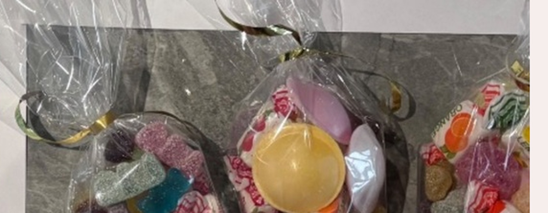 Mama en zoon verkopen Snoepjes